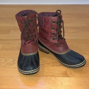 Red sorel slimpack boots!